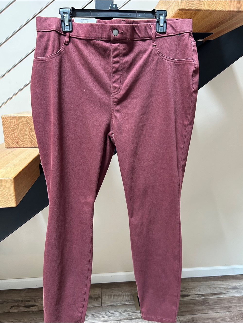Time and Tru Skinny Jeans in Wine/Burgundy - Picture 3 of 3